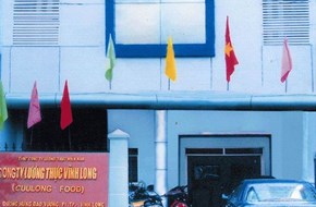 Bắt[-]Giám[-]đốc[-]Công[-]ty[-]Lương[-]thực[-]Vĩnh[-]Long